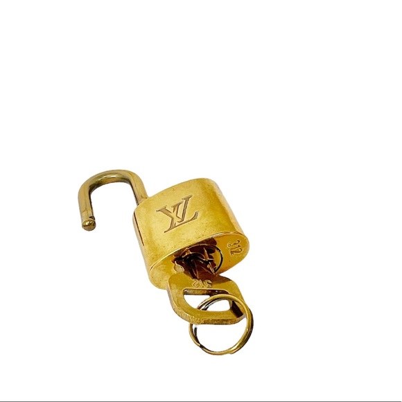 Authentic Preowned Louis Vuitton Lockset Number 312 - Picture 5 of 8